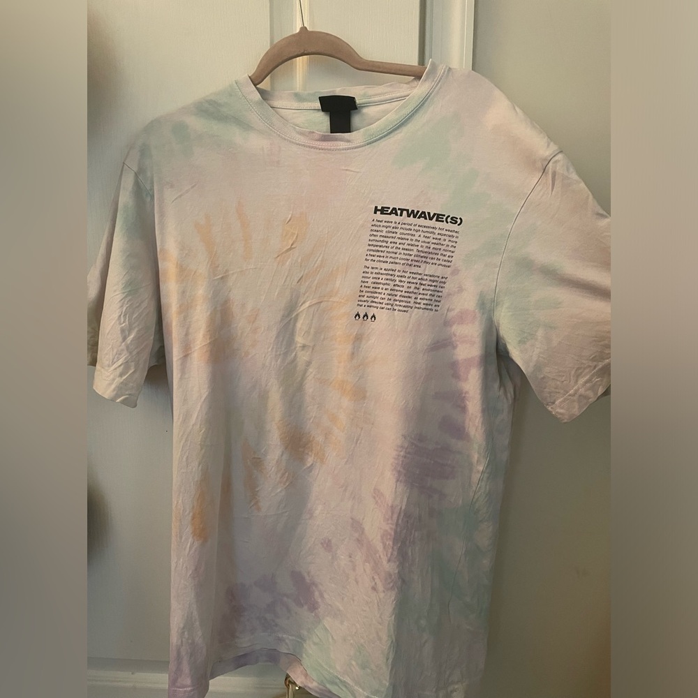 H&M “HeatWaves” Graphic Tee